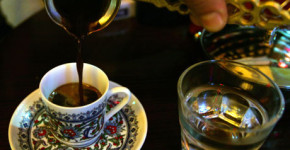 دموکراسی در قهوهخانه Traditional-Turkish Coffee
