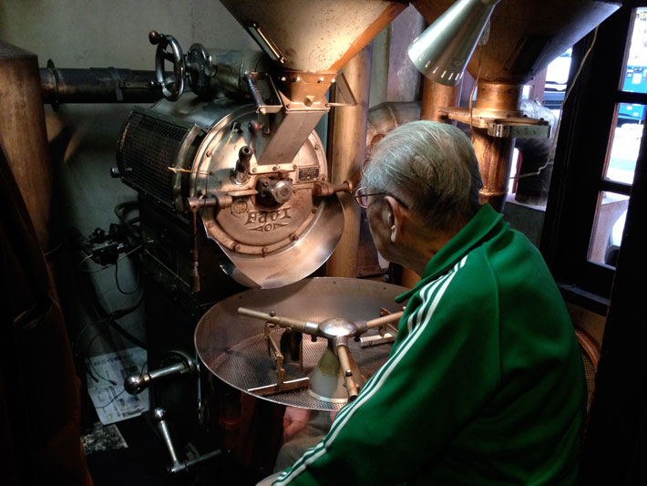 استاد بزرگ روست قهوه در ژاپن