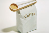 kapu-coffee-scoop-and-bag-closer