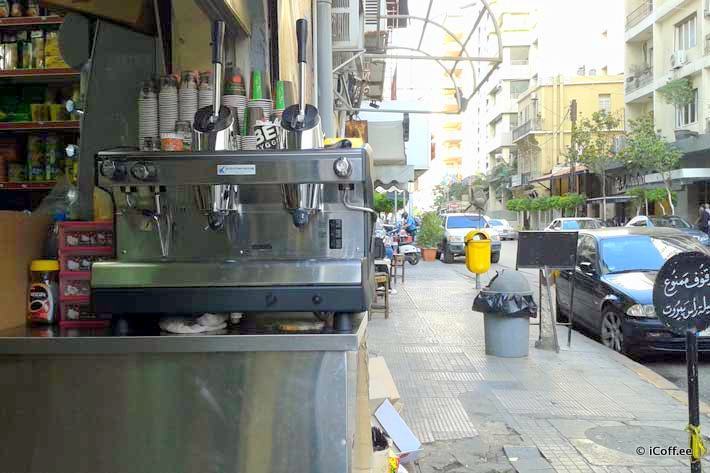 کافه‌نشینی در بیروت لبنان