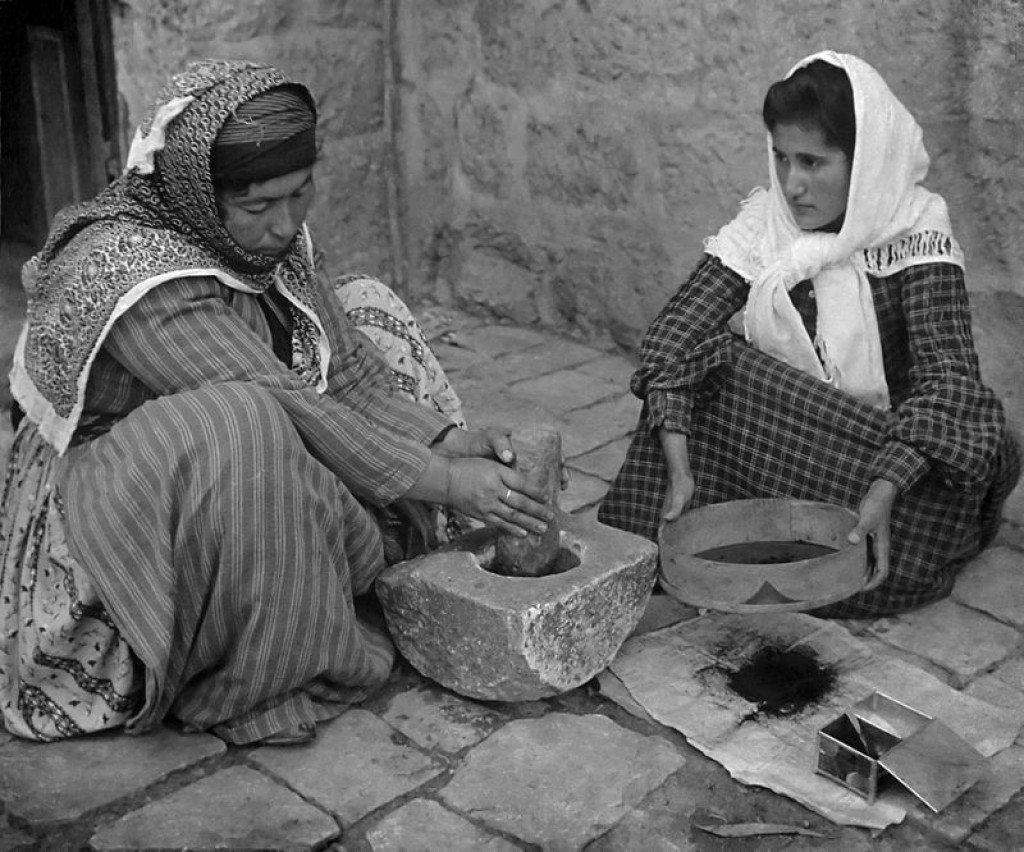 آسیای دستی قهوه زنان فلسطینی