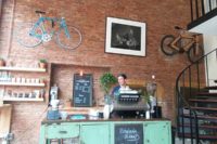 قهوه نوشی در آمستردام هلند رویا خوشنویس آیکافی