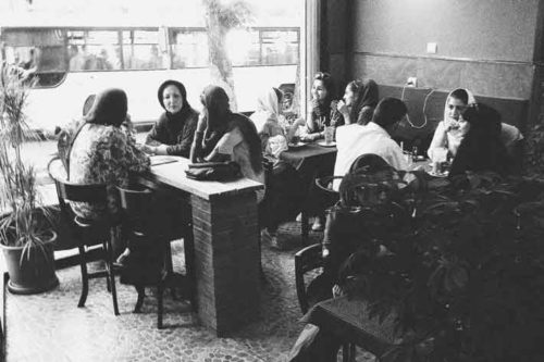 کافه نشینی در ایران
